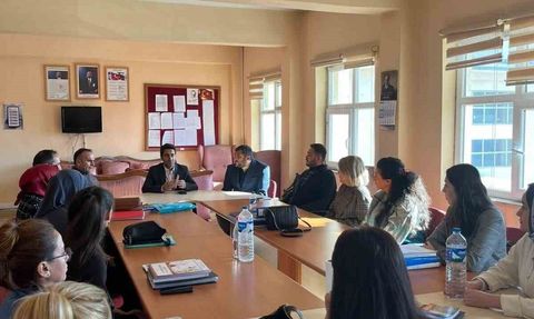 Kaymakam Enis Aslantatar Sarıkamış Okullarında Öğretmen ve Öğrencilerle Buluştu