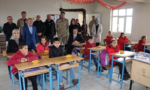 Kaymakam Neslihan Kısa Duman Kalecik Köyünde Vatandaşlarla Buluştu