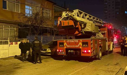 Kayseri'de komşuluk dayanışması: Şeker hastası komşu için ekiplerden yardım istediler