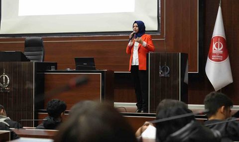 Keçiören Belediyesi stajyer öğrencilere sağlık eğitimi verdi