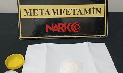 Kırşehir’de yol uygulamasında uyuşturucu ele geçirildi