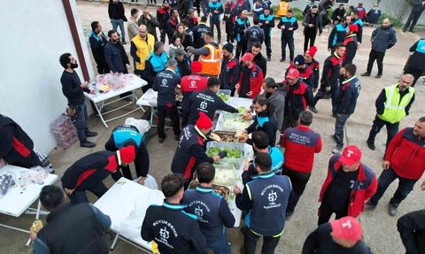 Kocaeli Büyükşehir’den ‘Kışa Hazırız’ Mesajı: Ekiplere Moral Etkinliği