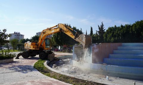 Konyaaltı parklarındaki süs havuzları kaldırılıyor, yerleri yeşil alana dönüştürülecek