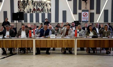 Kuşadası Belediye Meclisi 2025 Aralık toplantısında sosyal destekleri uzattı