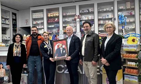 Kuşadası'nda eczacılarla mesleki gündem ele alındı