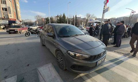 Kütahya'da otomobil ile motosiklet çarpıştı: 1 yaralı