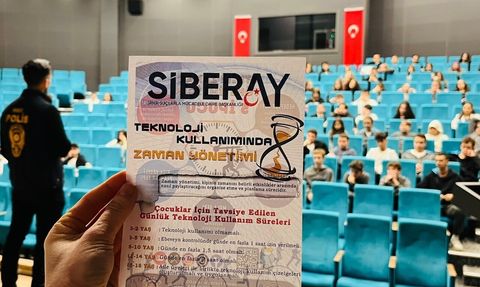 Kütahya Emniyeti öğrenciler için siber farkındalık seminerleri düzenledi