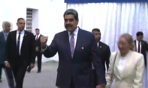 Maduro'dan Kolombiya'ya 'mükemmel birlik' çağrısı