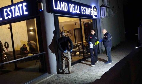 Manavgat'ta park halindeki araçlara çarpan sürücü işletmeciyi pompalı tüfekle yaraladı