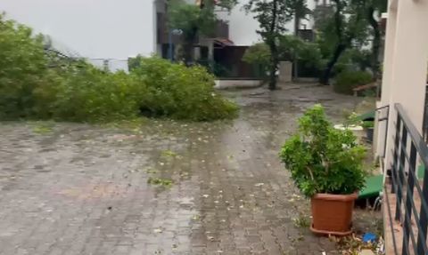 Marmaris'te sağanak ve fırtına etkili oldu