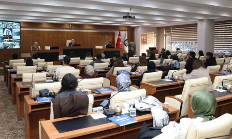 Mehmet Sekmen, EBYÜ Hukuk Fakültesi Öğrencilerini Belediyede Ağırladı