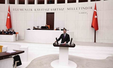 MHP’li Özdemir: Basın kartı olmayanların basın faaliyeti adı altında çalışmaları engellenmeli