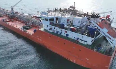 MIDVOLGA-2 Tankerinin Sinop'taki Onarım Çalışmaları Sürüyor