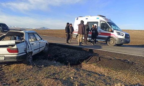 Muş’ta otomobil takla attı: 4 yaralandı