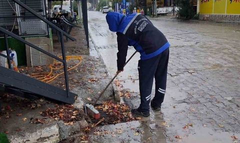 MUSKİ 7/24 görevde: Muğla'da sağanak yağışla mücadele sürüyor