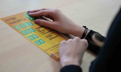 Narkotik köpeği "Leo" üniversite öğrencilerinin ilgisini çekti