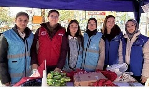 Nazilli'de yurt öğrencilerinden bağımlılığa farkındalık standı