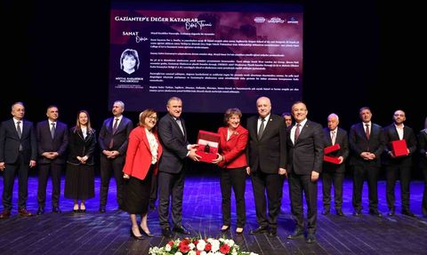 Osman Aşkın Bak: Savunma sanayisi ve gençlik yatırımlarına vurgu — Gaziantep 104. kurtuluş töreni