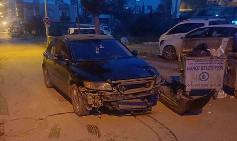 Osmaniye Bahçe'de çöp kamyonu ile otomobil çarpıştı: 1 yaralı