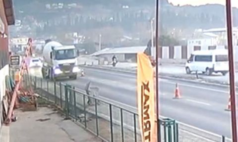 Osmaniye'de minibüs ile motosiklet çarpıştı: Sürücü ağır yaralandı