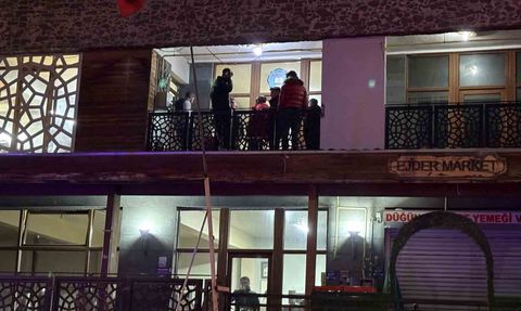 Oyun salonunda bıçaklı kavga: 1 ağır yaralı, şüpheli yakalandı