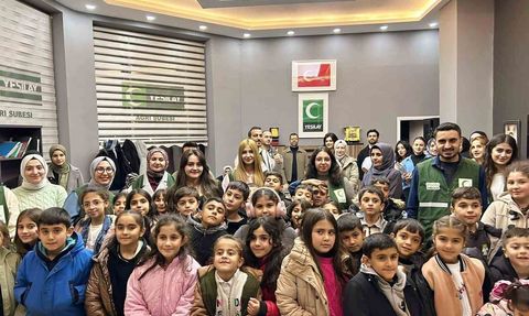 Patnoslu Öğrenciler 'Toti ile Poti' ile Tiyatro Keyfi Yaşadı