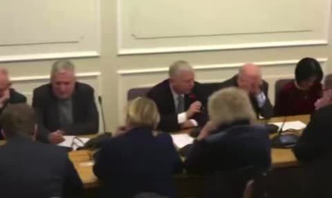 Polonyalı vekilden komisyon üyelerine hakaret: "Gerizekalılarla çalışılmak mümkün değil"