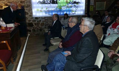 Prof. Dr. Kenan Mortan'ın '100 Soruda Kazdağları ve Etekleri Kılavuzu' tanıtıldı