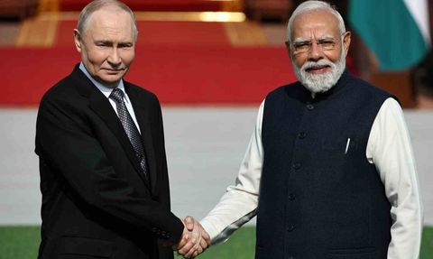 Putin, Yeni Delhi’de Resmi Törenle Karşılandı