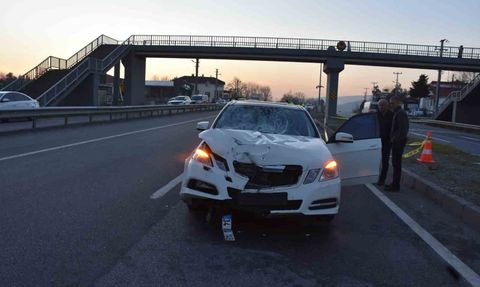 Sakarya Hendek'te feci kaza: Yolun karşısına geçen O.Y.'ye otomobil çarptı