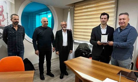 Salihli'de üniversite öğrencilerine mobil fotoğrafçılık eğitimi