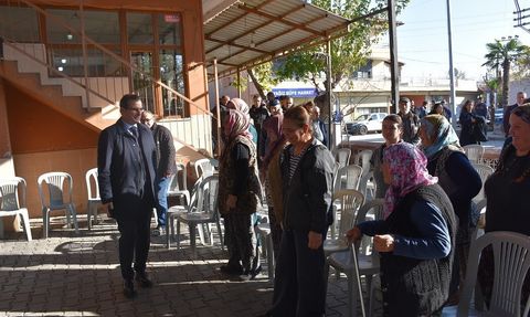 Salihli Kaymakamı Güldoğan üç mahallede vatandaşların taleplerini dinledi