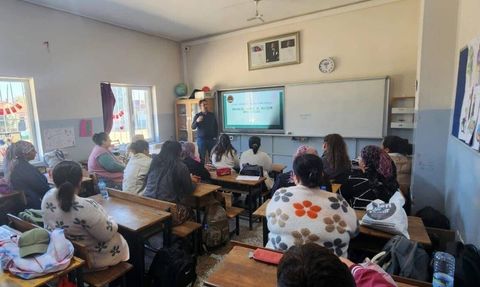 Sarıgöl'de okullara yönelik farkındalık eğitimleri düzenlendi