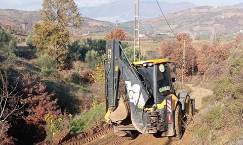 Sarıgöl'de ova yolları düzenleme çalışmaları başladı