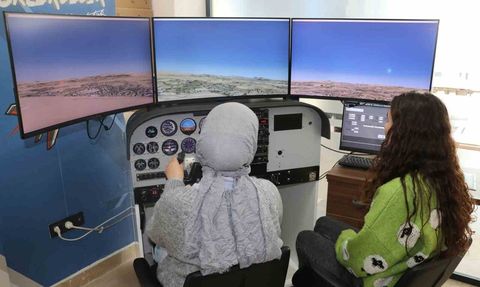 SBTÜ'de Gerçeğe Yakın Simülatörle Uçuş Eğitimi