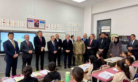 Şemdinli'de 24 sınıflı Cumhuriyet İlk ve Ortaokulu ve Aile Sağlığı Merkezi açıldı