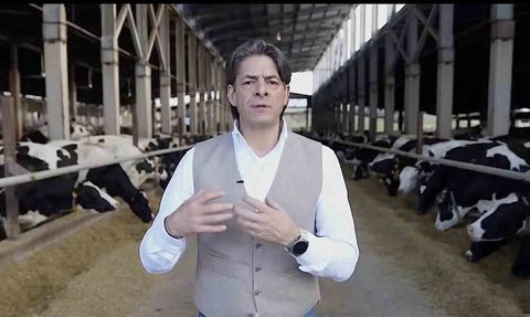 Sencer Solakoğlu, Bursa Damızlık Sığır Yetiştiricileri Birliği Başkanlığından İstifa Etti