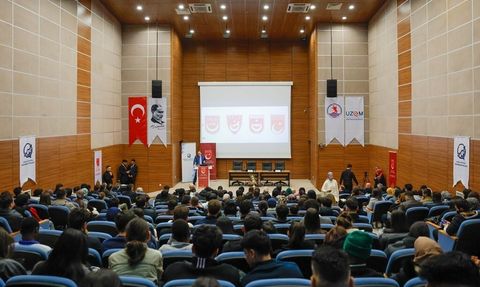 Şeref Malkoç: Türkiye için yeni ve sivil bir anayasa şart