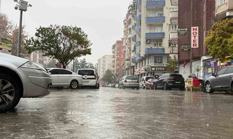 Siirt'te sabah sis ve sağanak yaşamı olumsuz etkiledi