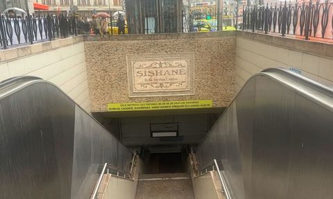 Şişhane istasyonunda raylara atlayan kişi yaşamını yitirdi