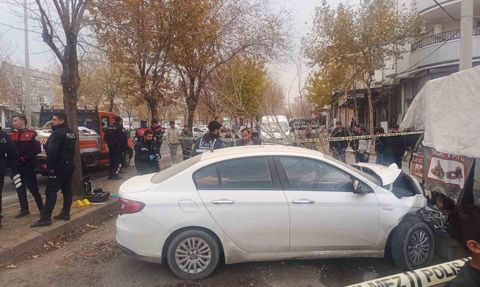 Siverek'te Yolun Karşısına Geçen 15 Günlük Bebeğin Annesi Trafik Kazasında Öldü