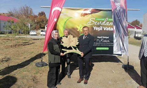 Tatvan'da okul bahçeleri Yeşil Vatan – Benim Okulum Geleceğe Çare ile yeşilleniyor