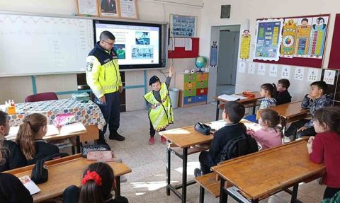 Tavşanlı'da Jandarmadan İlköğretim Öğrencilerine Trafik Semineri
