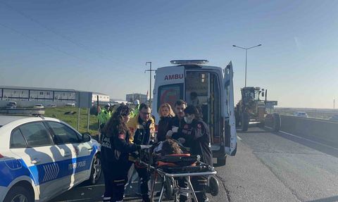 Tekirdağ Çorlu’da otomobil beton bloğa çarptı: 5 yaralı