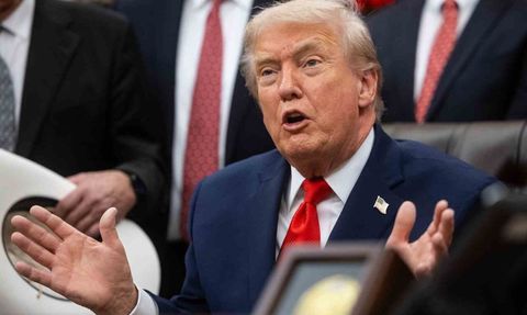 Trump: Epstein fotoğrafları önemsiz, uyuşturucu operasyonlarına vurgu