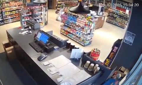 Tunceli Pülümür’de 4.2 büyüklüğündeki deprem güvenlik kamerasında