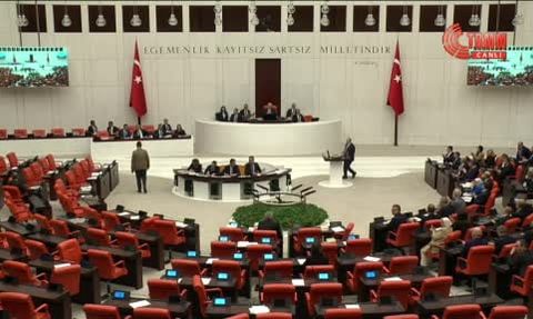 Varank: Özgür Özel’in mezar başı görüntüleri Türkiye'yi rahatsız etti