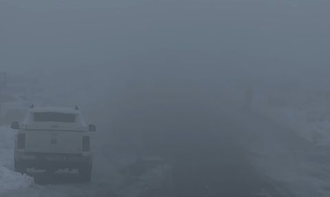 Yüksekova'da yoğun sis yaşamı olumsuz etkiledi