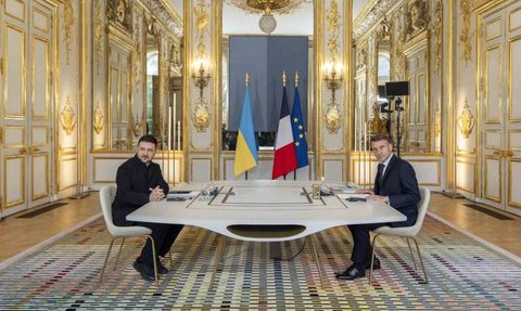 Zelenskiy, Macron ile Elysee'de görüştü