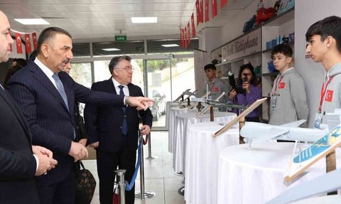 Zonguldak’ta öğrencilere yerli ve milli teknoloji maketleri tanıtıldı